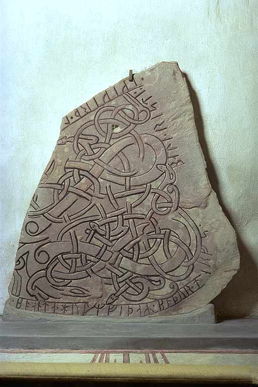 Runes written on runsten, röd sandsten. Date: V